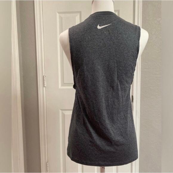 Nike Women's Gray Sleeveless Tank Top Size XS Workout Athletic Leisure - Picture 3 of 8